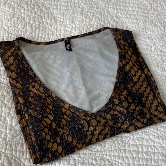 V-Neck Long Sleeve Snake-Print Dress in Brown and Black, medium - Picture 8 of 8